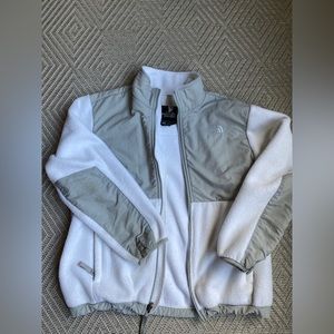 North face fleece jacket. Size girls L